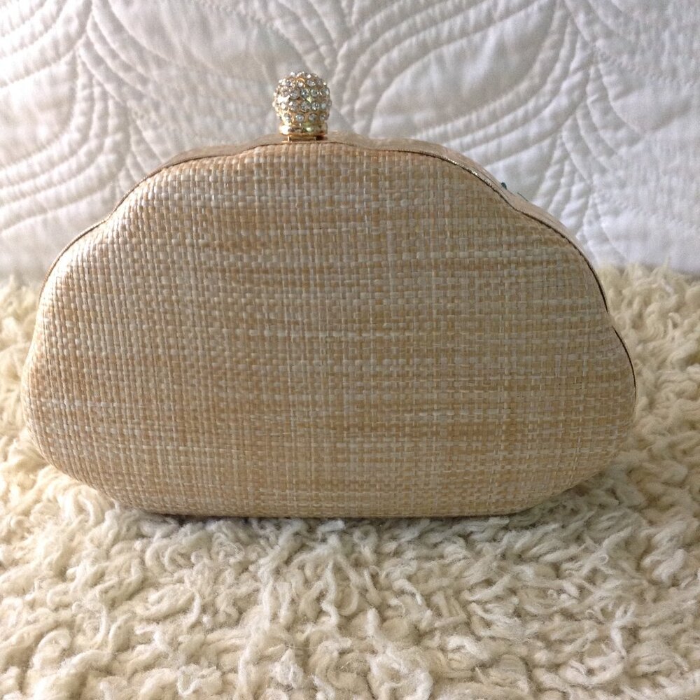 NWOT Clam Shell Clutch w/strap; Raffia/Jute; Rhinestone Clasp, Beachy, Boho chic - Picture 2 of 5